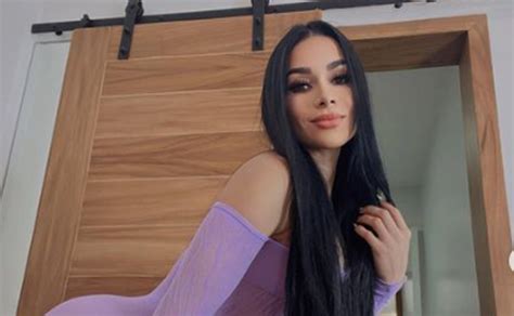 pack de yuliett torres|Yuliett Torres consiente a sus seguidores por el mes。